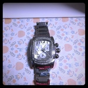 Fashion men's watch needs battery